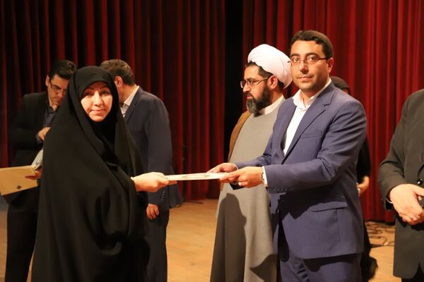 آیین نکوداشت منتخبین مرحله استانی چهل و سومین دوره مسابقات فرهنگی و هنری فردا