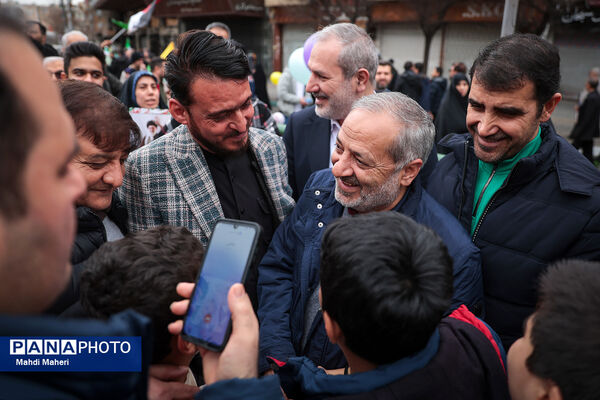 حضور وزیر آموزش و پرورش در راهپیمایی ۲۲ بهمن