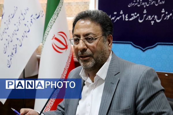 تجلیل از ۴۰ معلم برگزیده قرآن و عترت منطقه ۱۴ تهران در جشن باشکوه غدیر