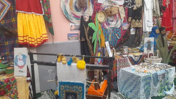 جشنواره قومی و محلی در دبستان آرمیتا مصلی نژاد ناحیه 7