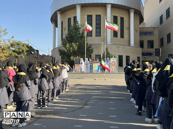 برگزاری مراسم صبحگاه تشکیلاتی در هنرستان دخترانه دکتر مهدی اکبریه تبریز