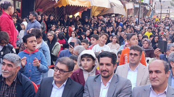 ملکان در پرتو هنر و معنویت؛ جشن میلاد امام رضا (ع) در بازار نوسازی شده