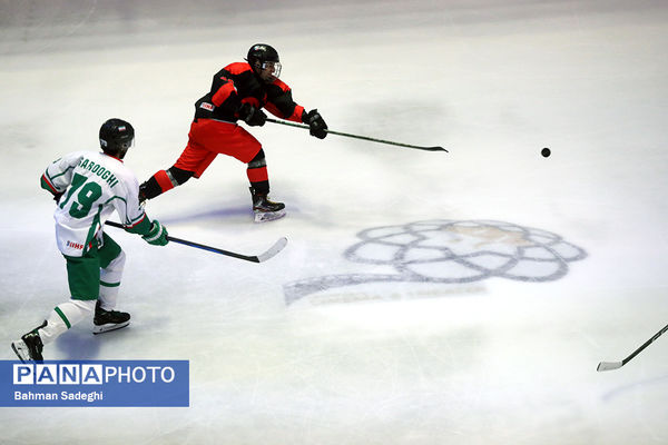 دیدار تیم ملی هاکی روی یخ ایران و تیم جوانان