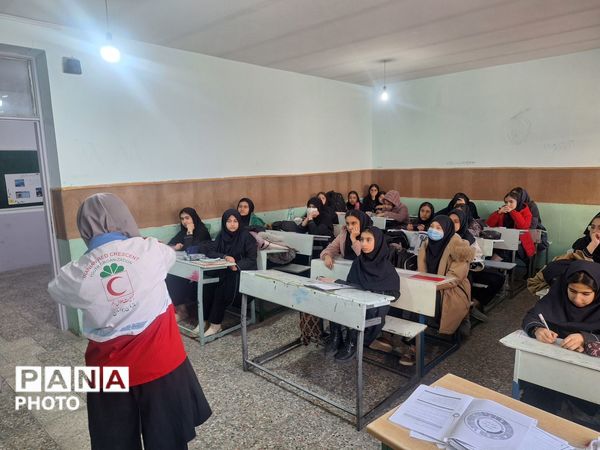 آموزش‌های امدادی طرح دادرس در مدارس شهریار