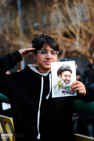 با تو قد می‌کشیم...