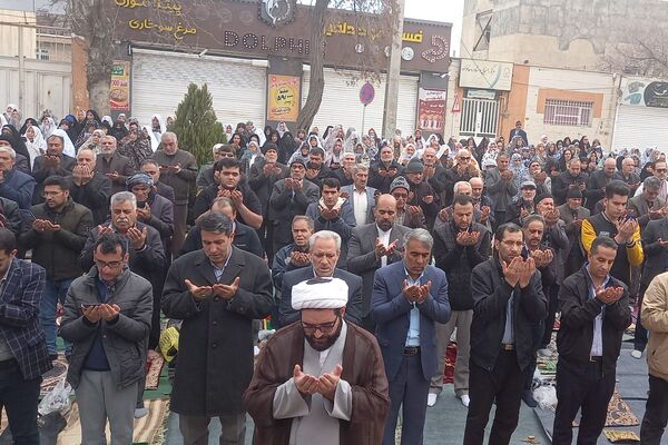 اقامه نماز عید سعید فطر در قروه