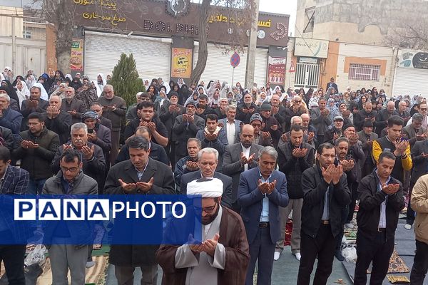 اقامه نماز عید سعید فطر در قروه