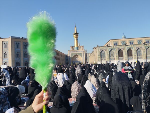 اقامه نماز عید فطر در حرم مطهر رضوی