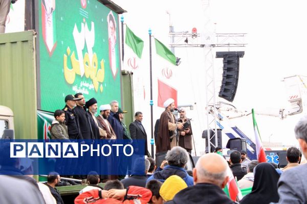 حضور گسترده اقشار مختلف مردم پردیس در راهپیمایی ۲۲ بهمن