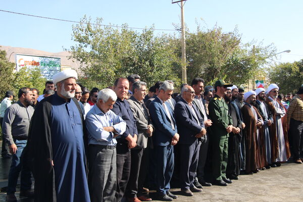 همگام با نسل انقلابی در راهپیمایی ۱۳ آبان شهرستان سروستان
