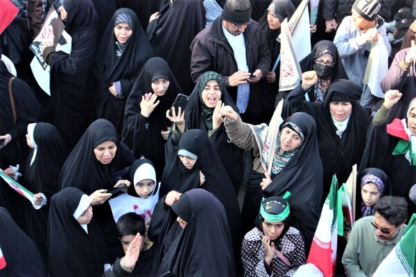 جلوه‌های حضور نوجوانان در راهپیمایی 22 دی مردم قم