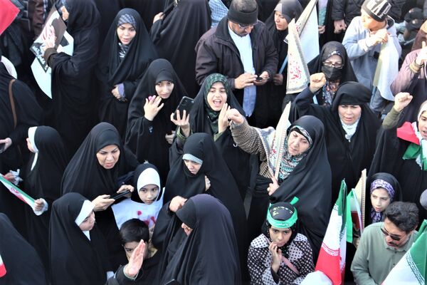 جلوه‌های حضور نوجوانان در راهپیمایی 22 دی مردم قم
