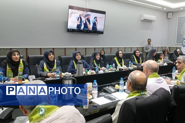 نشست هم‌اندیشی پیشکسوتان سازمان دانش‌آموزی استان کرمانشاه