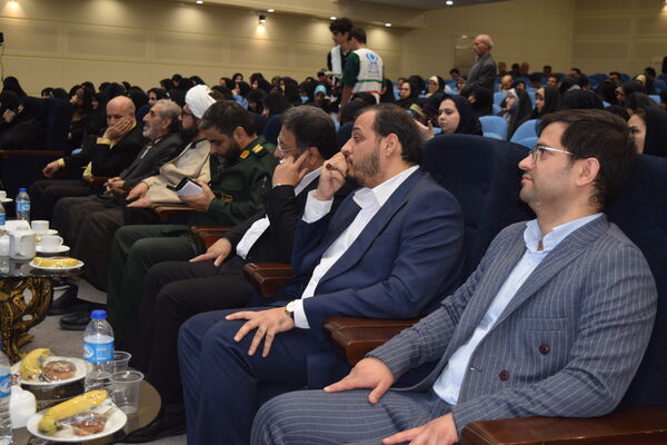مراسم گرامیداشت مقام معلم و تجلیل از طلایه‌داران تعلیم و تربیت منطقه ۱۴ 