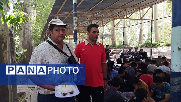 گذری کوتاه بر اهدای جوایز در اردوی جدید الورودهای شاهد ابوذر غفاری 