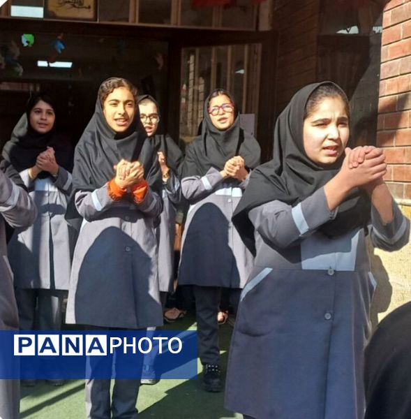 تجدید میثاق دانش‌آموزان منطقه پردیس با مقام معظم رهبری در یوم الله نهم دی‌ماه 