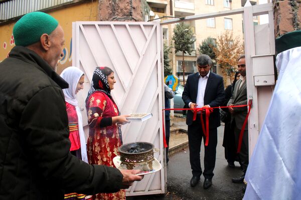  آیین افتتاح جشنواره ماها و ایران‌مون در دبیرستان خدیجه کبری پردیس 