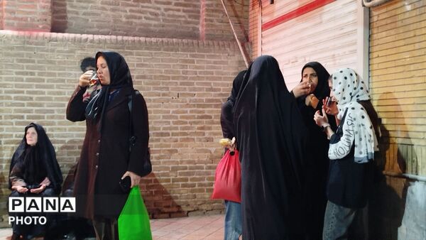 چایخانه حضرت زهرا(س) میزبان عزاداران مسجد جامع نیشابور