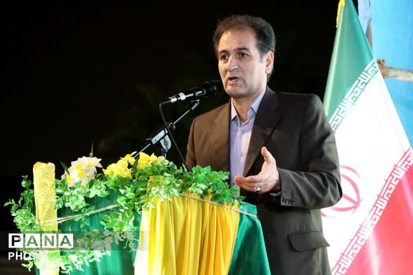 تقدیر از معلمان نمونه آستارا 