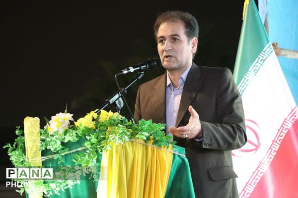 تقدیر از معلمان نمونه آستارا 
