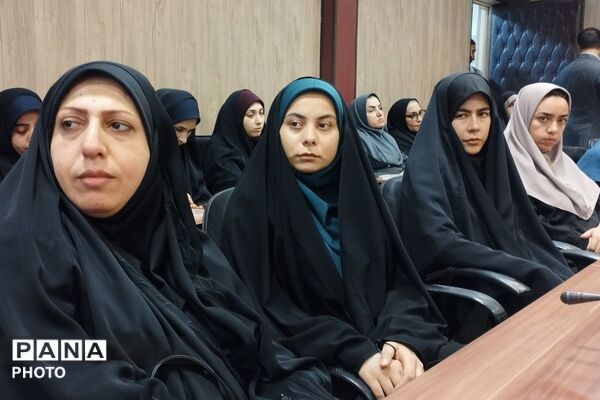 آیین تجلیل از فعالان حوزه پرورشی در بهارستان دو