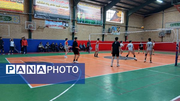 مسابقات والیبال بین مدرسه‌ای دانش‌آموزان ساوجبلاغ