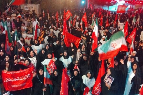 طنین دوباره «لبیک یا خامنه‌ای» در نورآباد