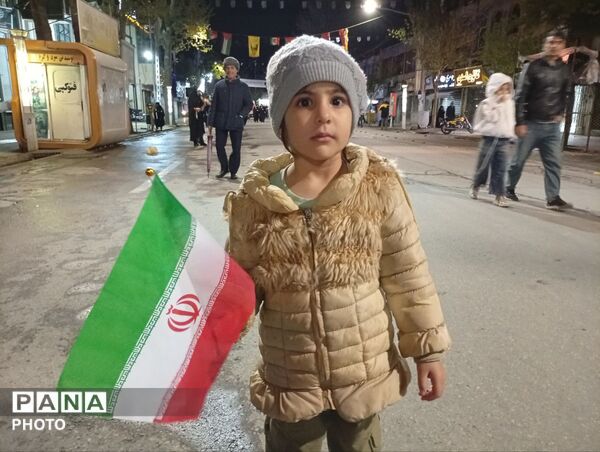 حضور پررنگ کودکان و نوجوان در تجمعات شبانه 