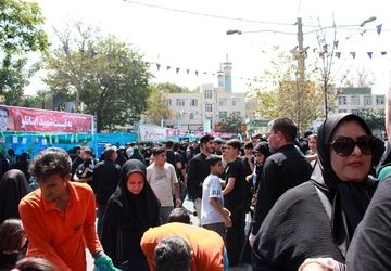 موج گسترده عاشقان امام‌حسین(ع) در پیاده‌روی باشکوه جاماندگان اربعین حسینی در کرج