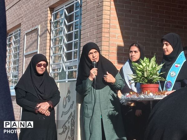 گرامیداشت هفته نیروی انتظامی در دبیرستان نمونه فرهنگ نیشابور 