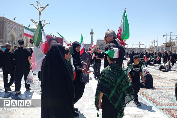 مشهد در سوگ؛ بدرقه باشکوه رهبر شهید انقلاب در جوار بارگاه رضوی/۲