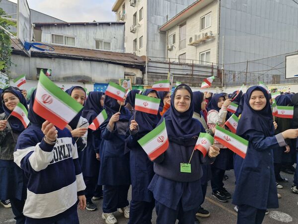 دبیرستان شاهد خیام میزبان جشنی پرشور به مناسبت روز دانش‌آموز