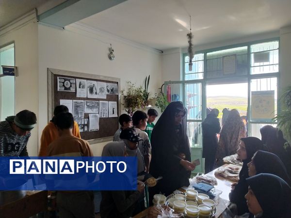 برگزاری بازارچه دانش‌آموزی در مدرسه امیرکبیر ایجرود