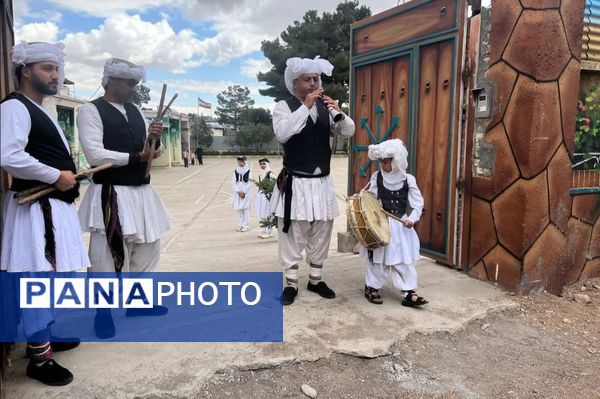 رقابتی از رنگ فرهنگ و هنر؛  هنرنمایی دانش‌آموزان در دیار شیخ جام