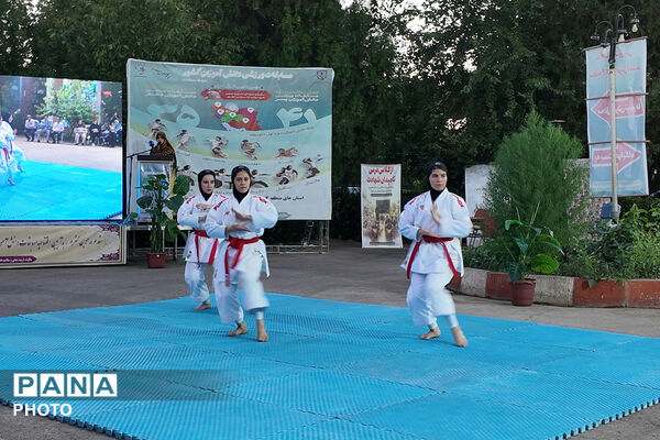 آیین افتتاحیه سی و پنجمین دوره مسابقات ورزشی دانش آموزان دختر کشور در کرمانشاه 