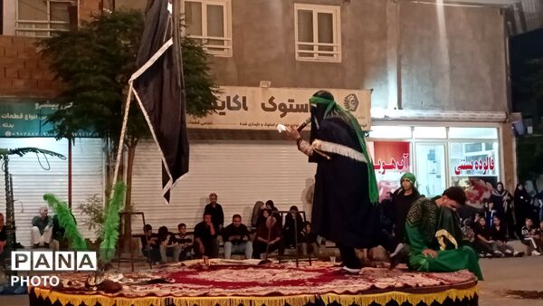 تعزیه‌خوانی در حسینیه امام حسن عسگری (علیه السلام) در تاسوعا و عاشورای حسینی 