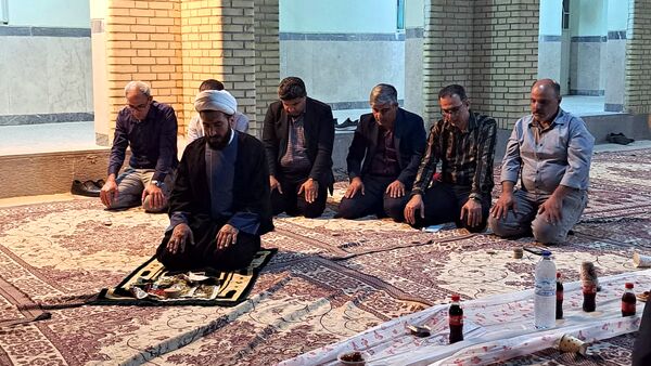 ضیافت افطار دانش‌‌آموزی در پارسیان