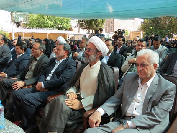 نواختن زنگ سپاس معلم در هنرستان محمودیه بجنورد