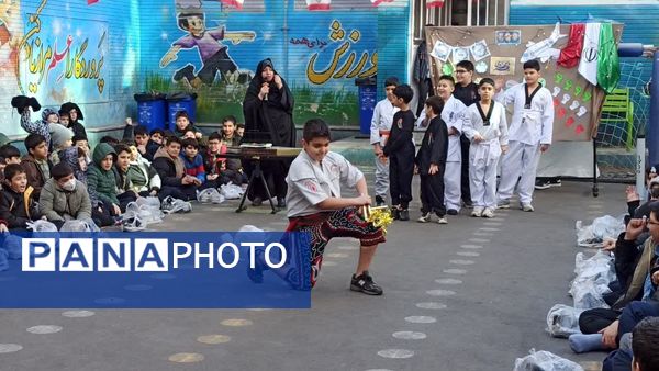 طنین زنگ انقلاب در طلیعه دهه فجر در منطقه ۱۰