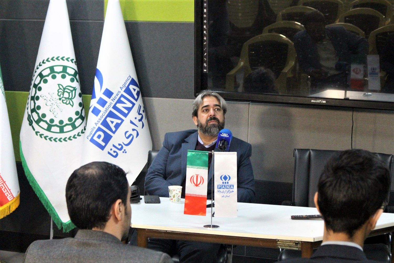 نشست صمیمی «محمد عکاف» با مدیران روابط عمومی نواحی آموزش و پرورش قم