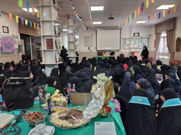 جشن نیمه‌شعبان در دبیرستان شاهد ارض اقدس ناحیه۳ مشهد