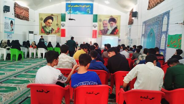 دانش‌آموزان در تریبون آزاد، نقدهای خود را به مسئولان مطرح کردند