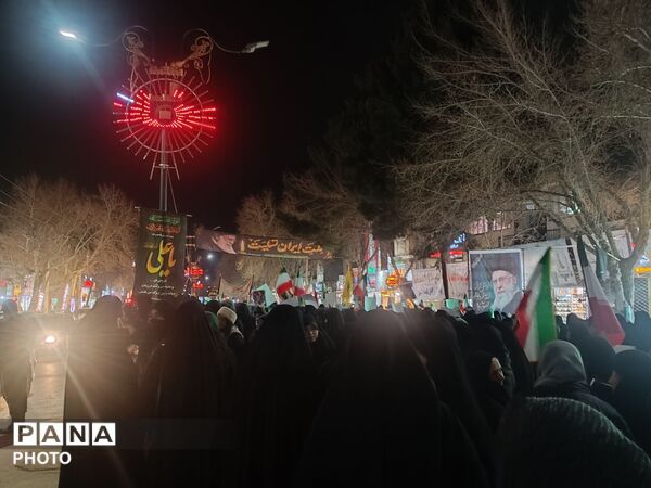 حضور با شکوه مردم آشخانه در هشتمین شب عزاداری رهبر معظم انقلاب