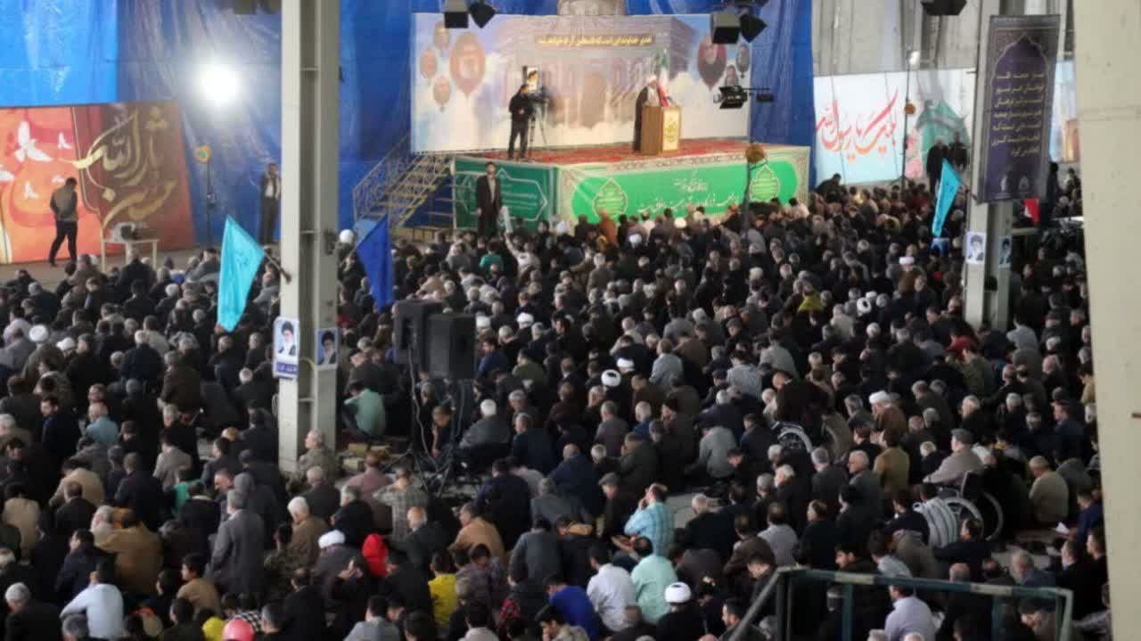 اقامه نماز جمعه روز جهانی قدس در شهرستان سمنان 