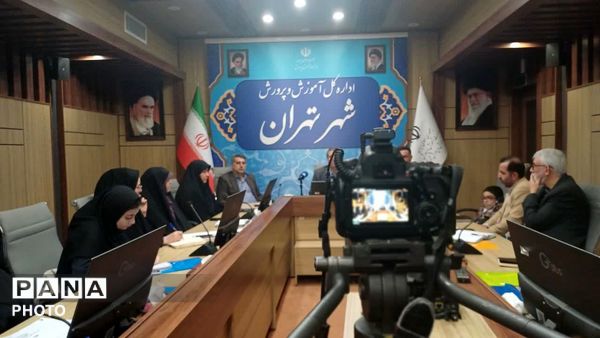 تقدیر از دانش‌آموزخبرنگاران، نمایندگان مجلس و مجامع دانش‌آموزی در نشست گفت‌وگوی بین‌نسلی تهران