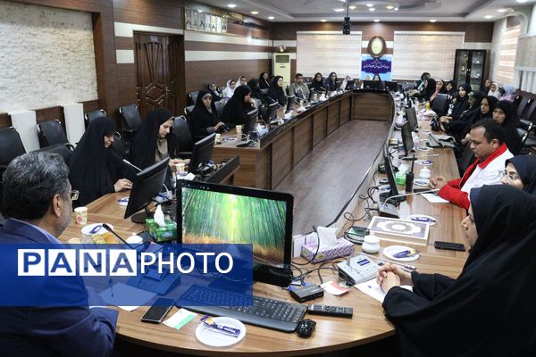 جلسه مراقبان و سفیران سلامت در آموزش و پرورش منطقه 14 تهران با حضور مسئولان اداره‌کل شهر تهران