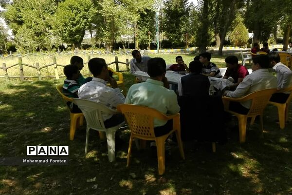 اولین اردوی آموزشی توجیهی همیاران مشاور پسر در استان فارس