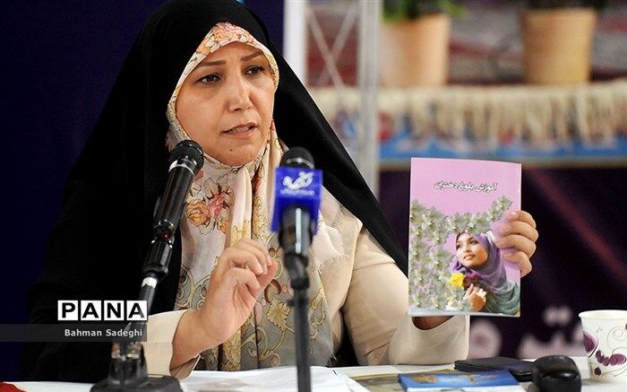 مدیر کل دفتر امور زنان وزارت آموزش و پرورش: سرود ملی ویژه دختران به زودی رونمایی می‌شود