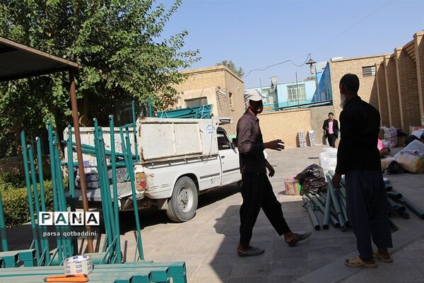 توزیع لوازم ورزشی در بین مدارس استان یزد