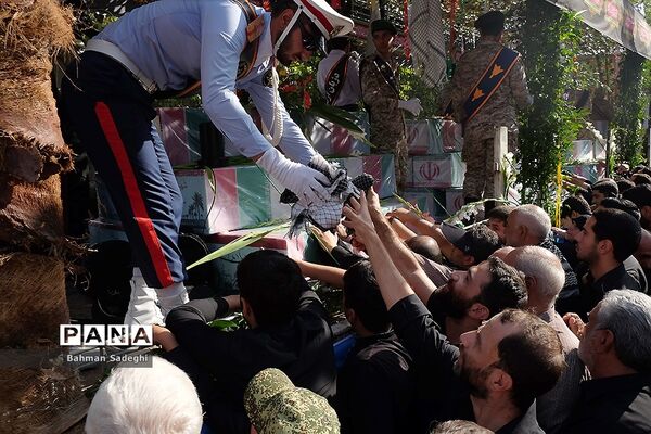 مراسم تشییع پیکرمطهر ۱۳۵شهید گمنام دفاع مقدس
